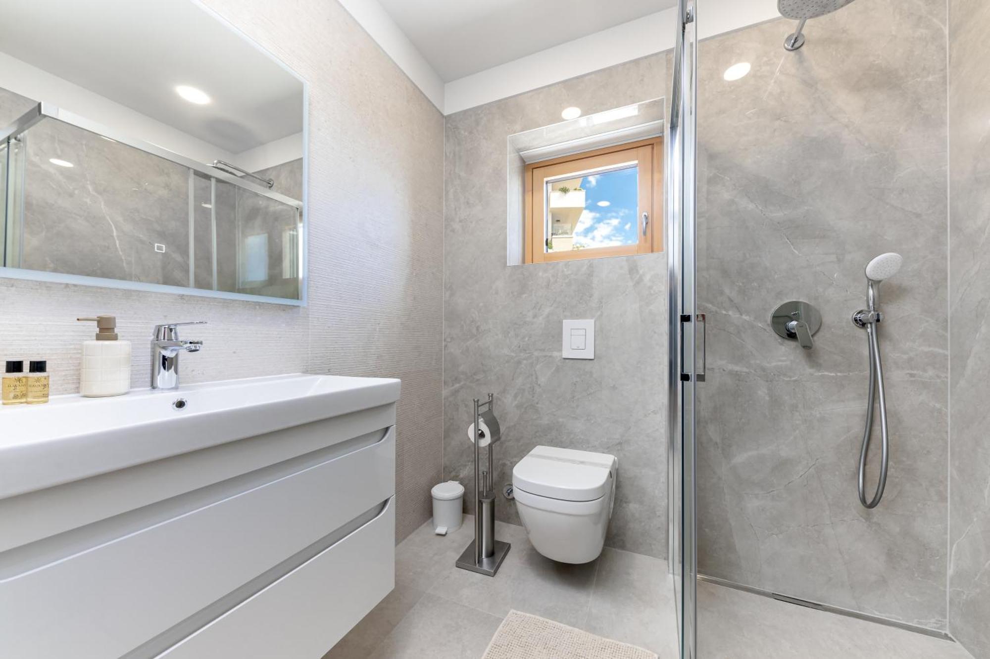Luxury Adria Sea City & Mountain View Apartment Makarska Exterior foto